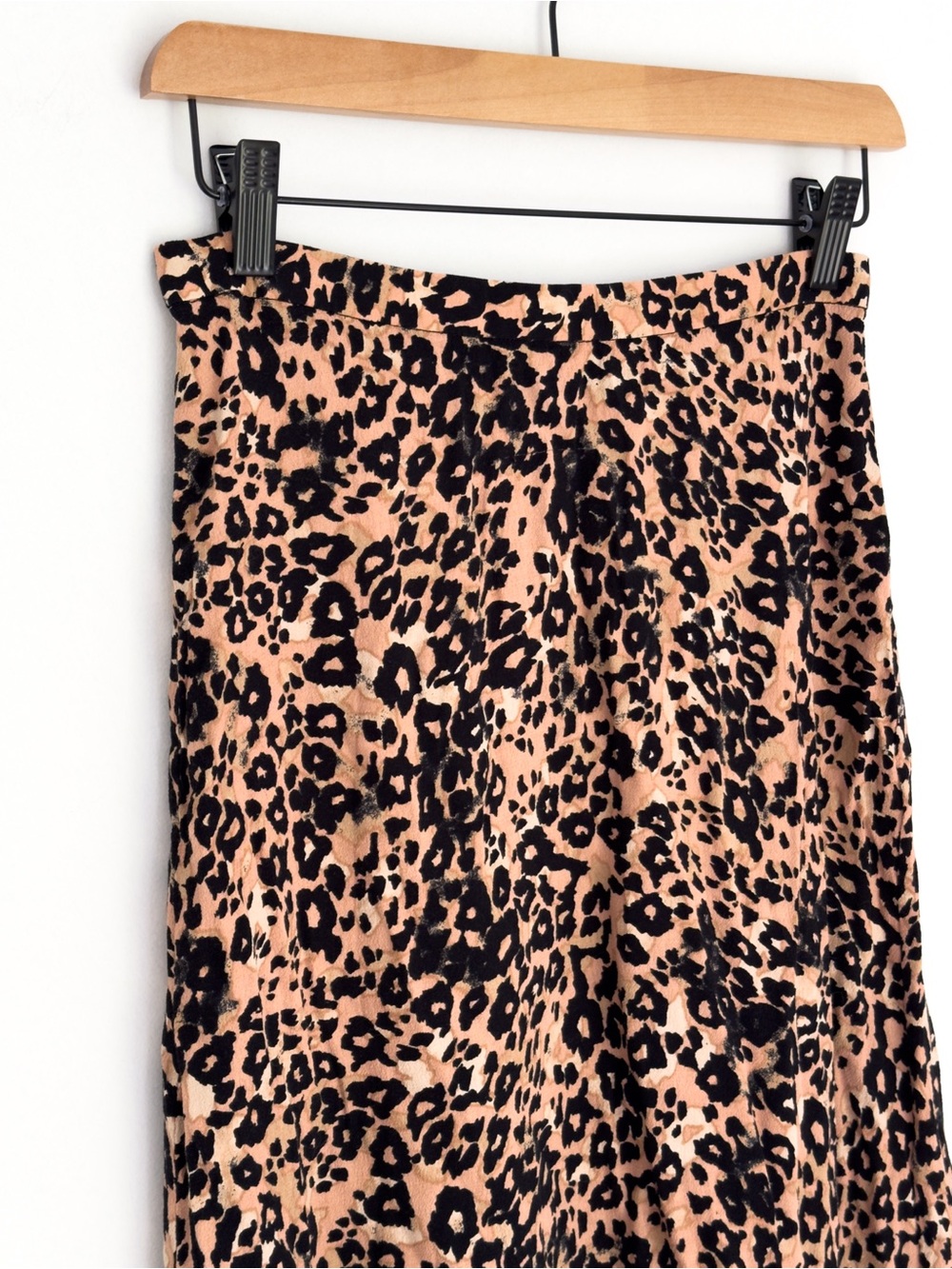 Aritzia Wilfred Leopard Print Midi Skirt - Size 4 - Picture 3 of 11